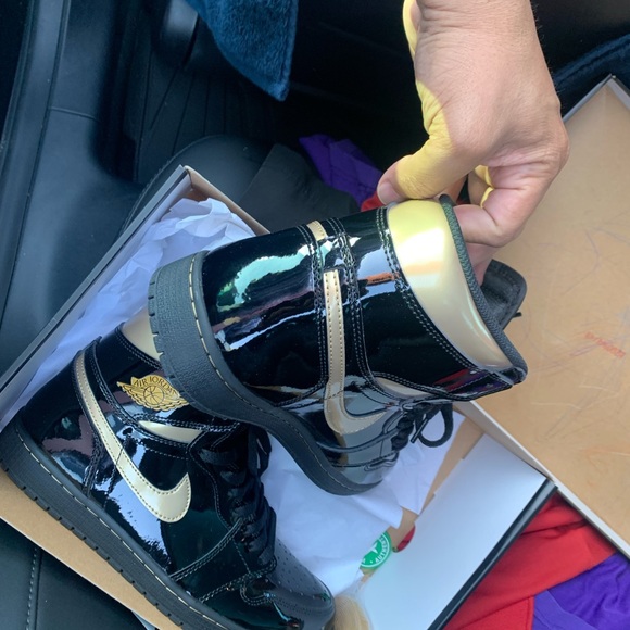 Air Jordan 1 Retro OG - Picture 4 of 9
